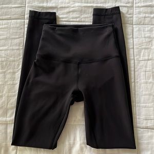 lululemon black wunder under leggings